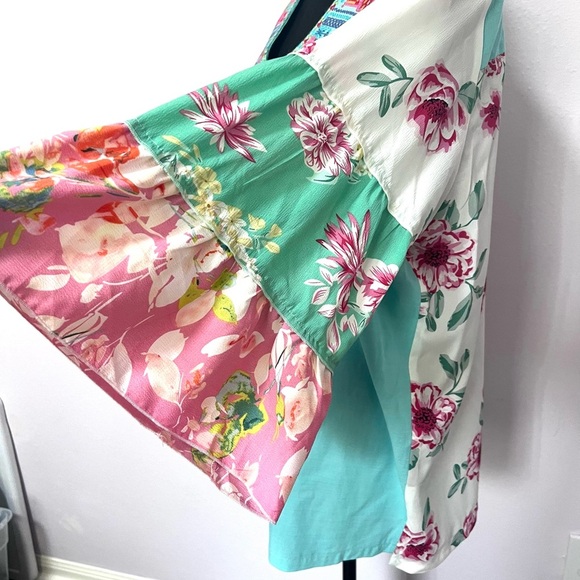 Turquoise Embroidered 3/4 tiered bell Sleeve Tunic 1X - Picture 7 of 11